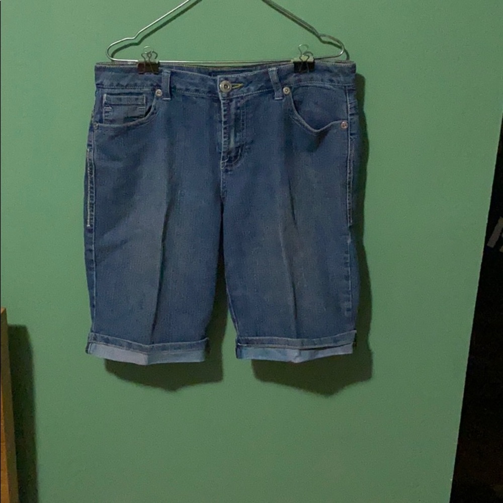 Baccini jean shorts size 8